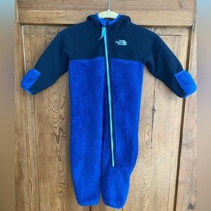 The North Face 12-18 blue fuzzy hooded snowsuit bunting 12-18 Months